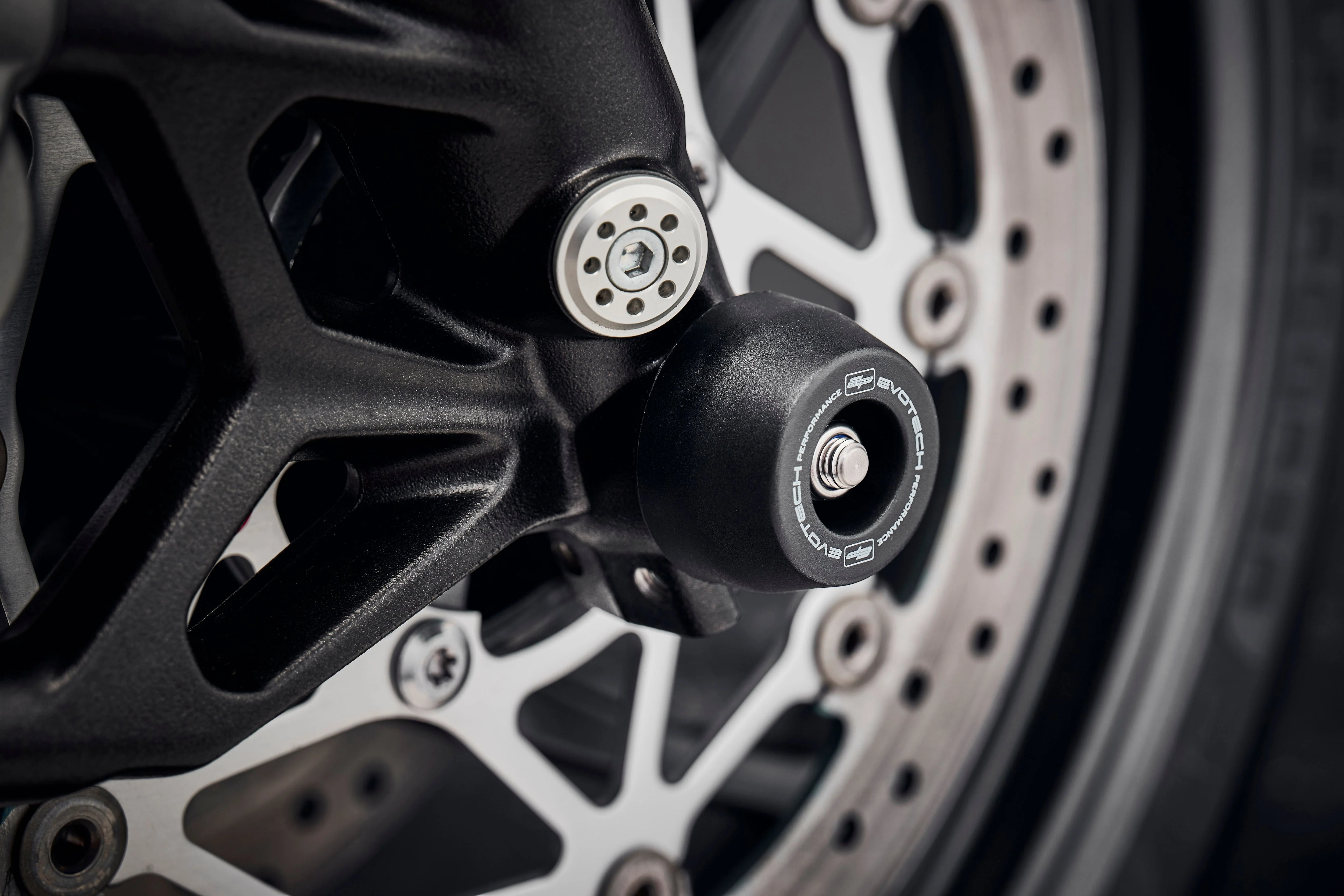 Evotech Spindle Bobbins Kit - Triumph Street Triple 765 RS (2023+) - Image 5