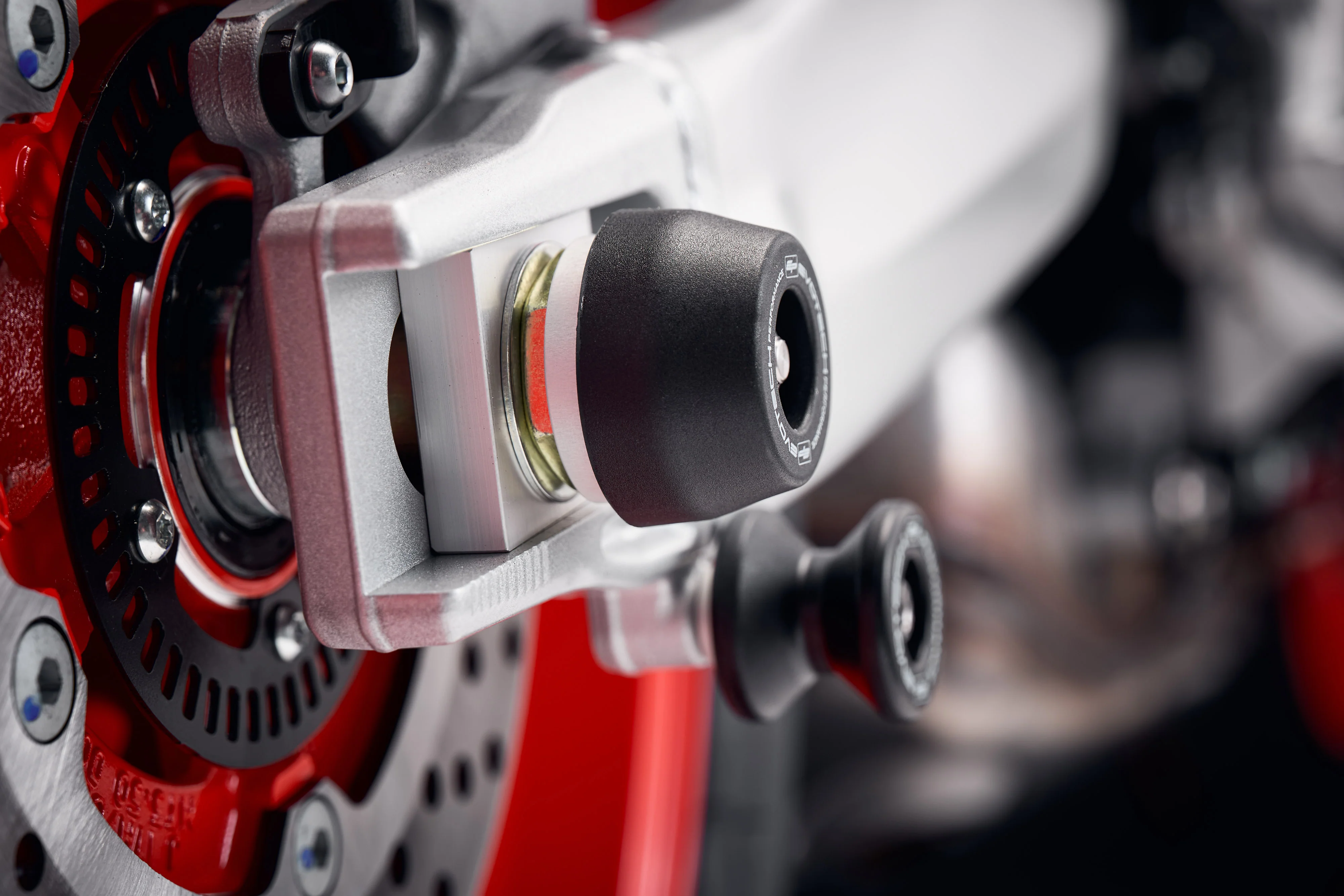 Evotech Spindle Bobbins Kit - Yamaha XSR900 GP GP (2024+) - Image 5