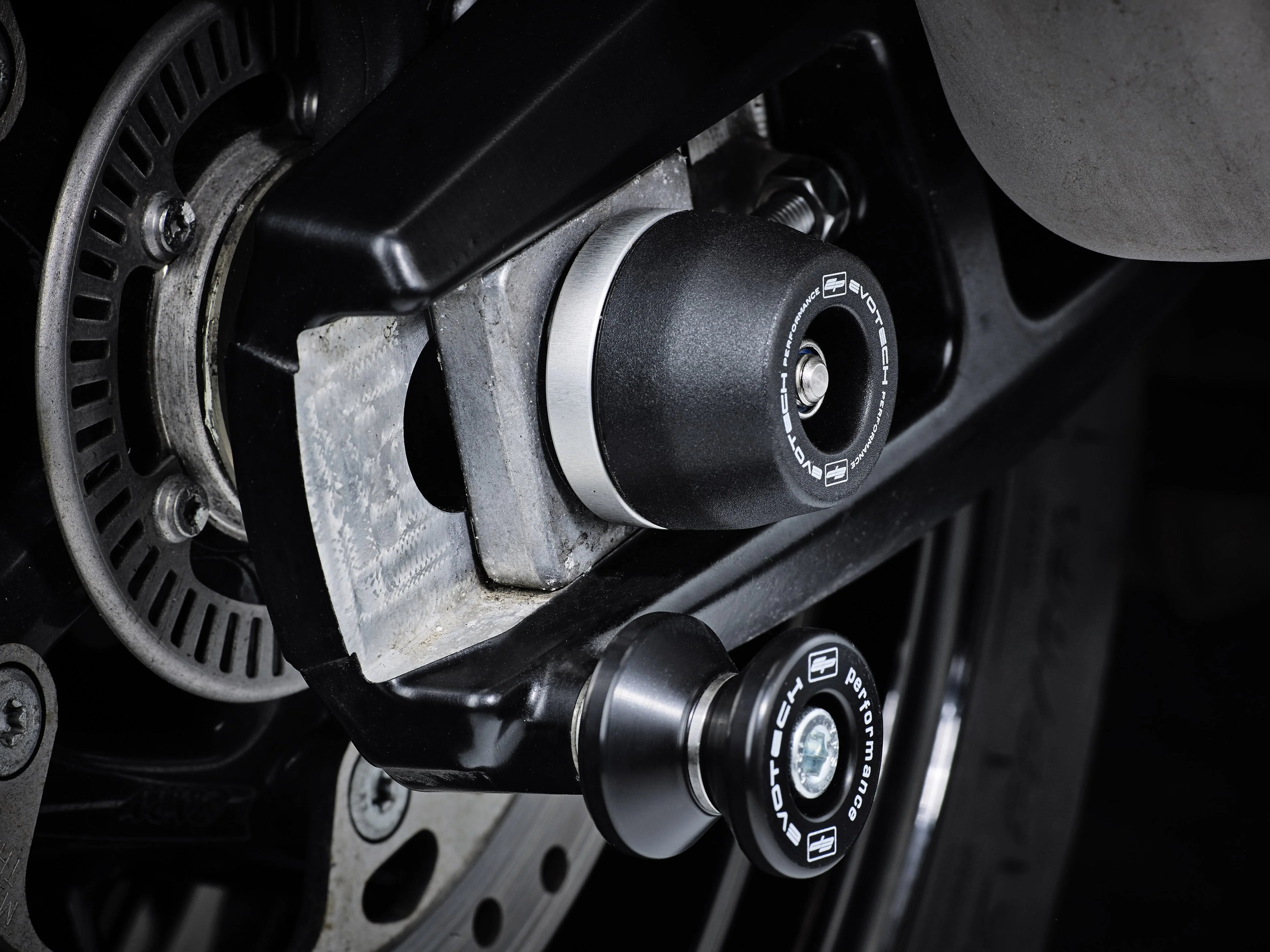 Evotech Spindle Bobbins Kit - BMW S 1000 XR (2024+) - Image 3