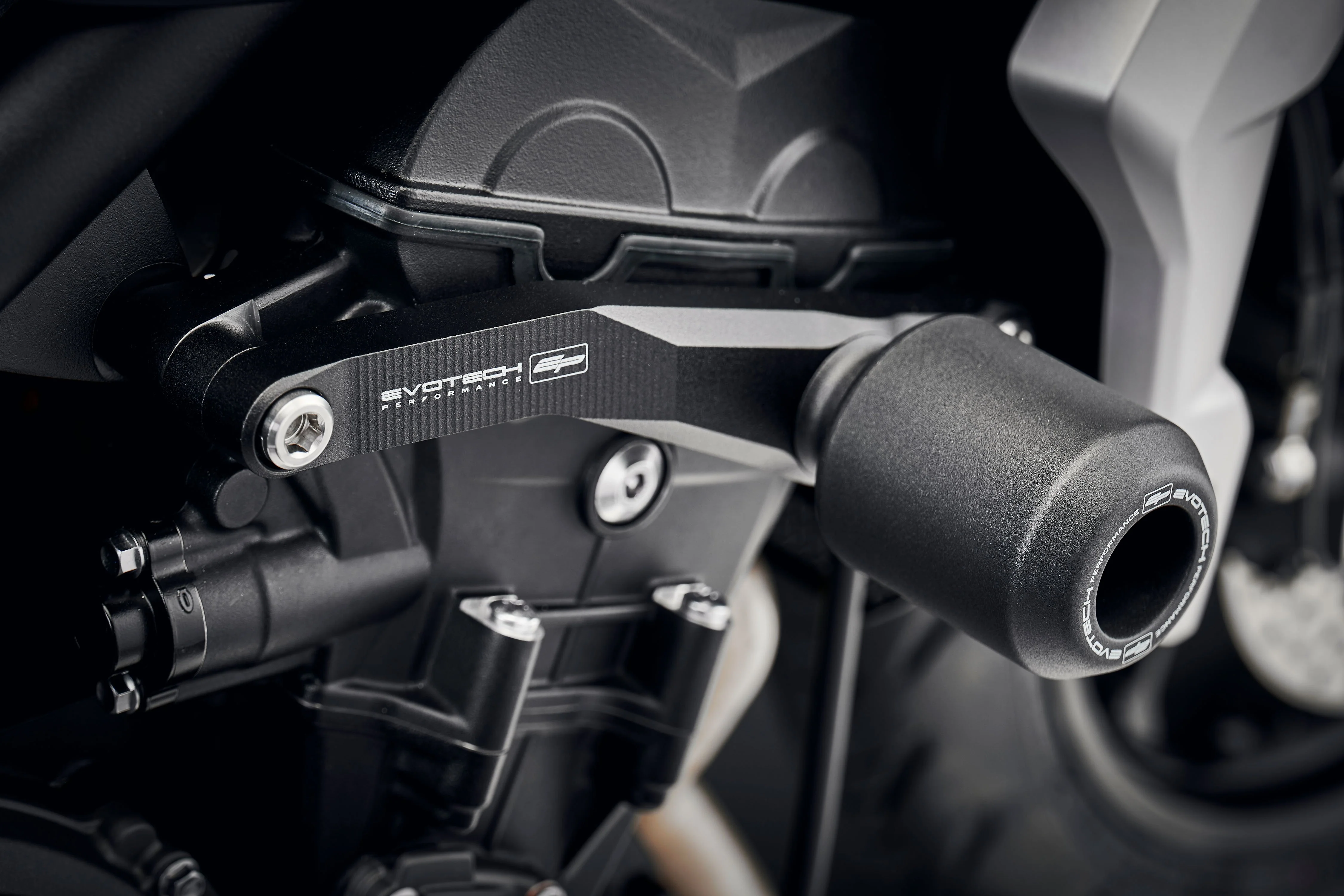 Evotech Crash Protection - Triumph Trident 660 Triple Tribute Edition (2024+) - Image 6