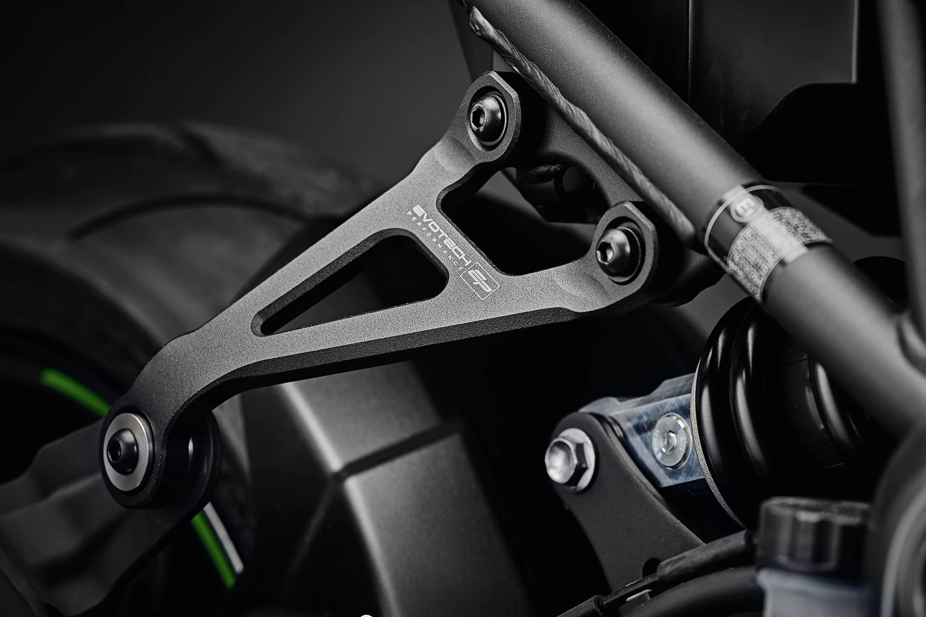 Evotech Exhaust Hanger & Pillion Footpeg Removal Kit - Kawasaki Z900 (2025+) - Image 2
