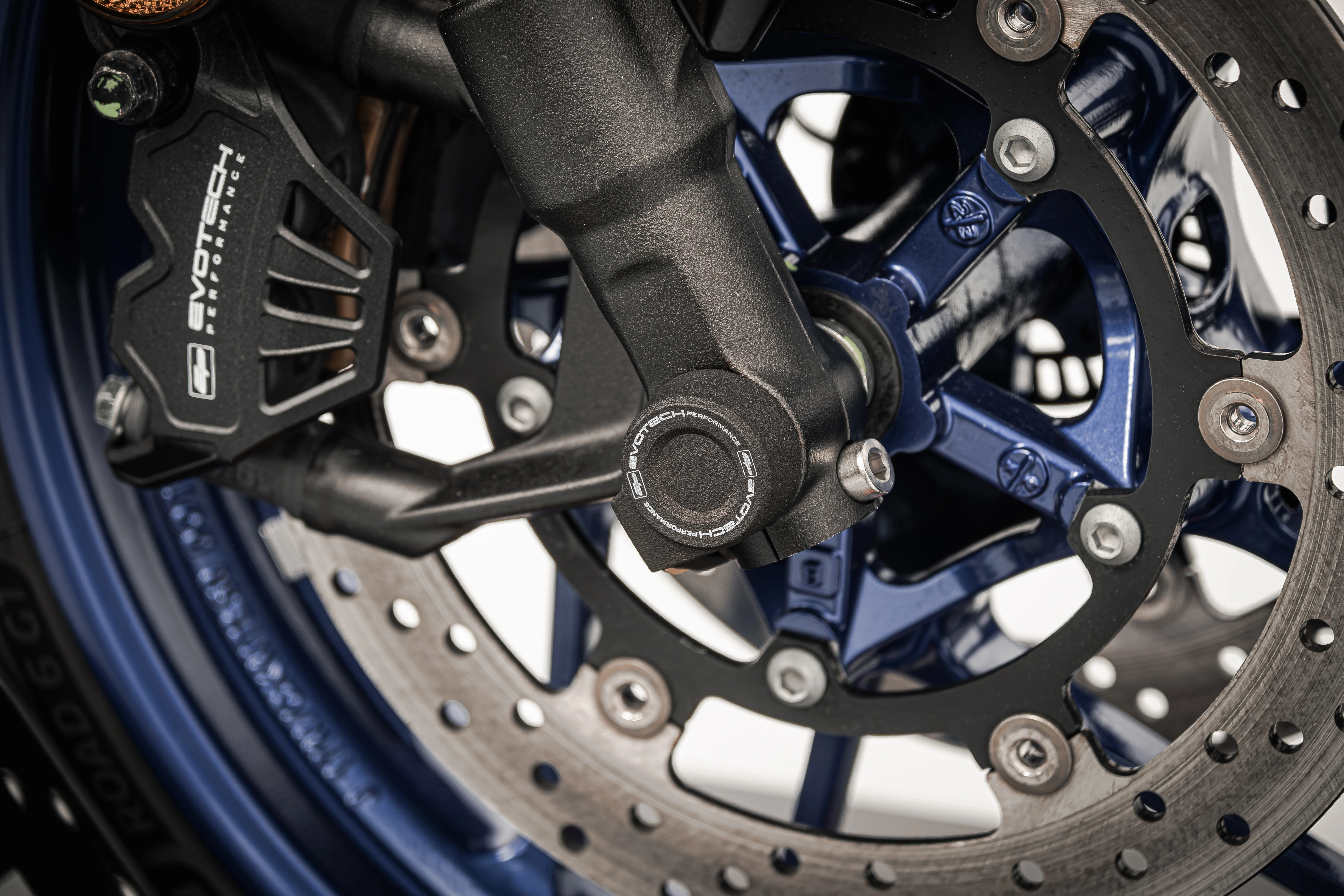 Evotech Front Spindle Bobbins - Yamaha MT-07 (2025+) - Image 3