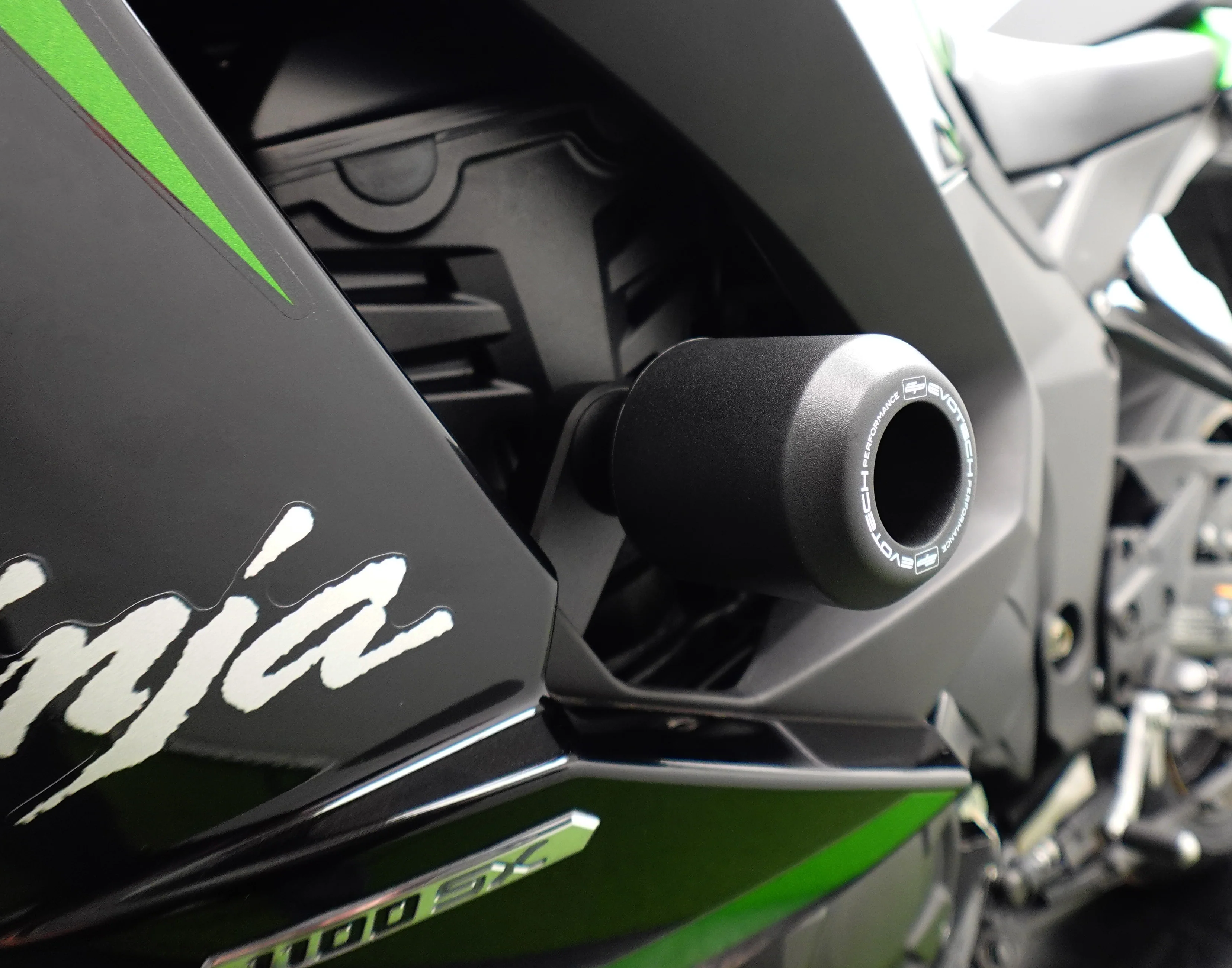 Evotech Main Frame Crash Protection - Kawasaki Ninja 1100SX Performance (2025+) - Image 2