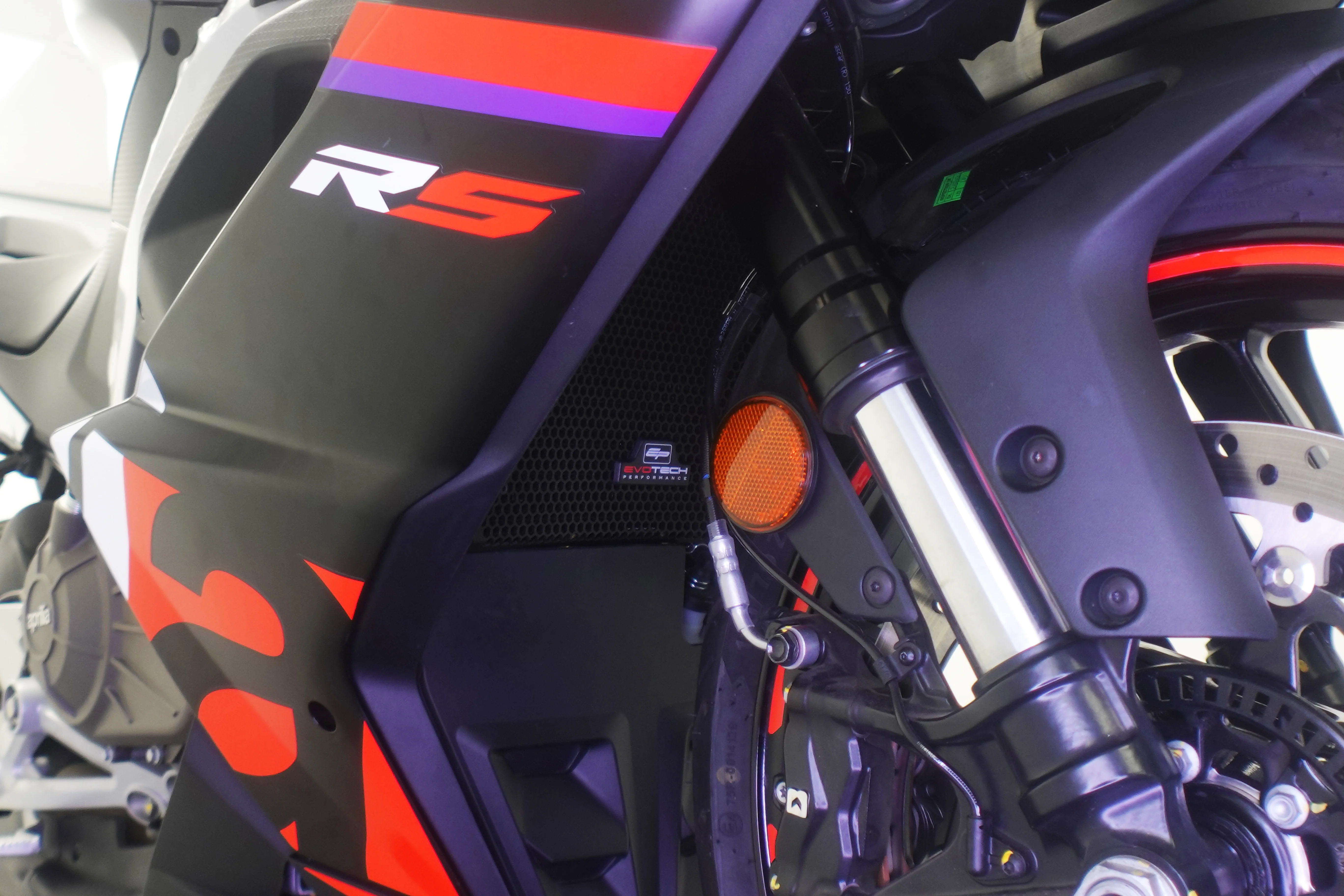 Evotech Radiator Guard - Aprilia Tuono 457 (2025+) - Image 3