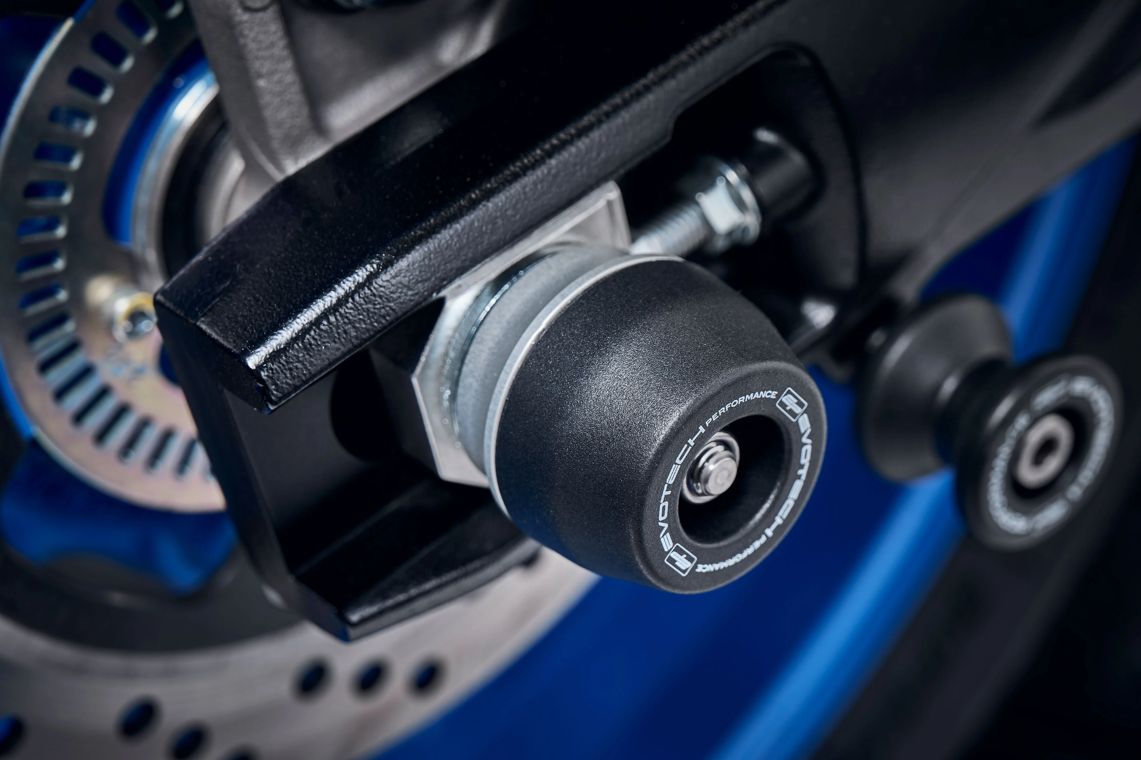 Evotech Spindle Bobbins Kit - Suzuki GSX-8S (2023+) - Image 3